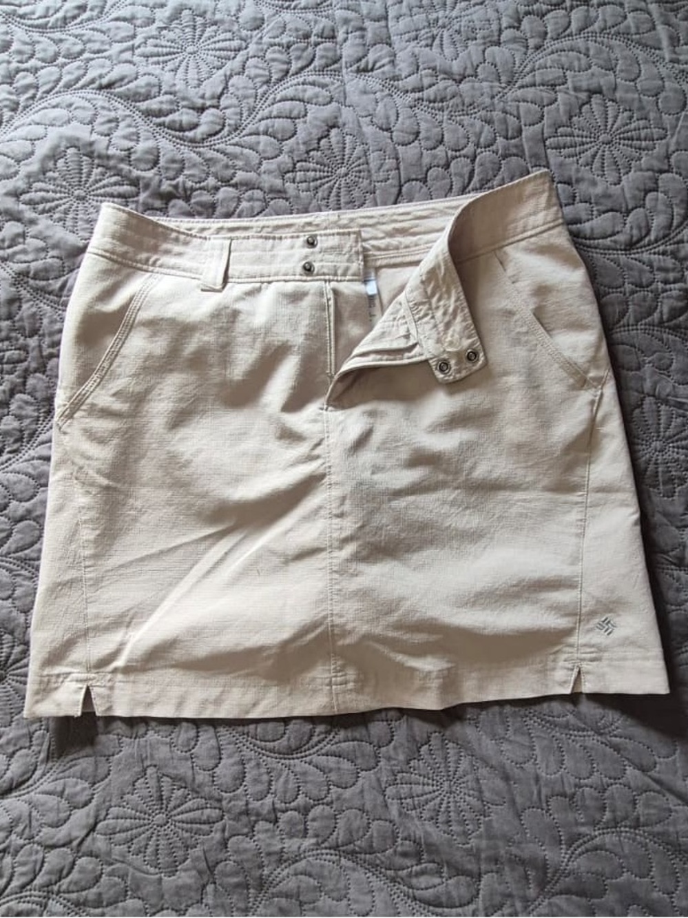 Columbia Beige/Tan Skort with Subtle Texture